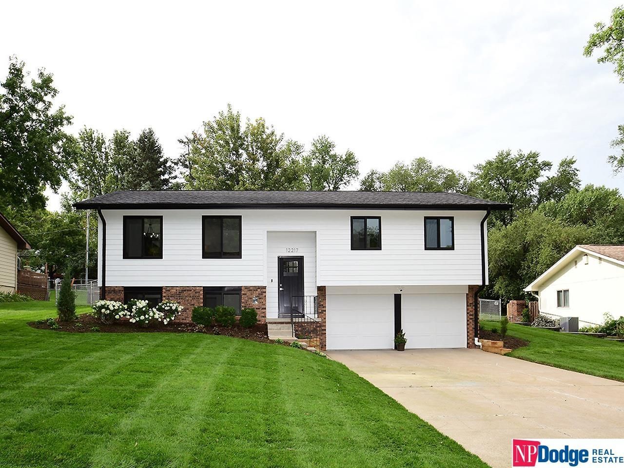 12217 Crawford Circle, Omaha, NE 68144