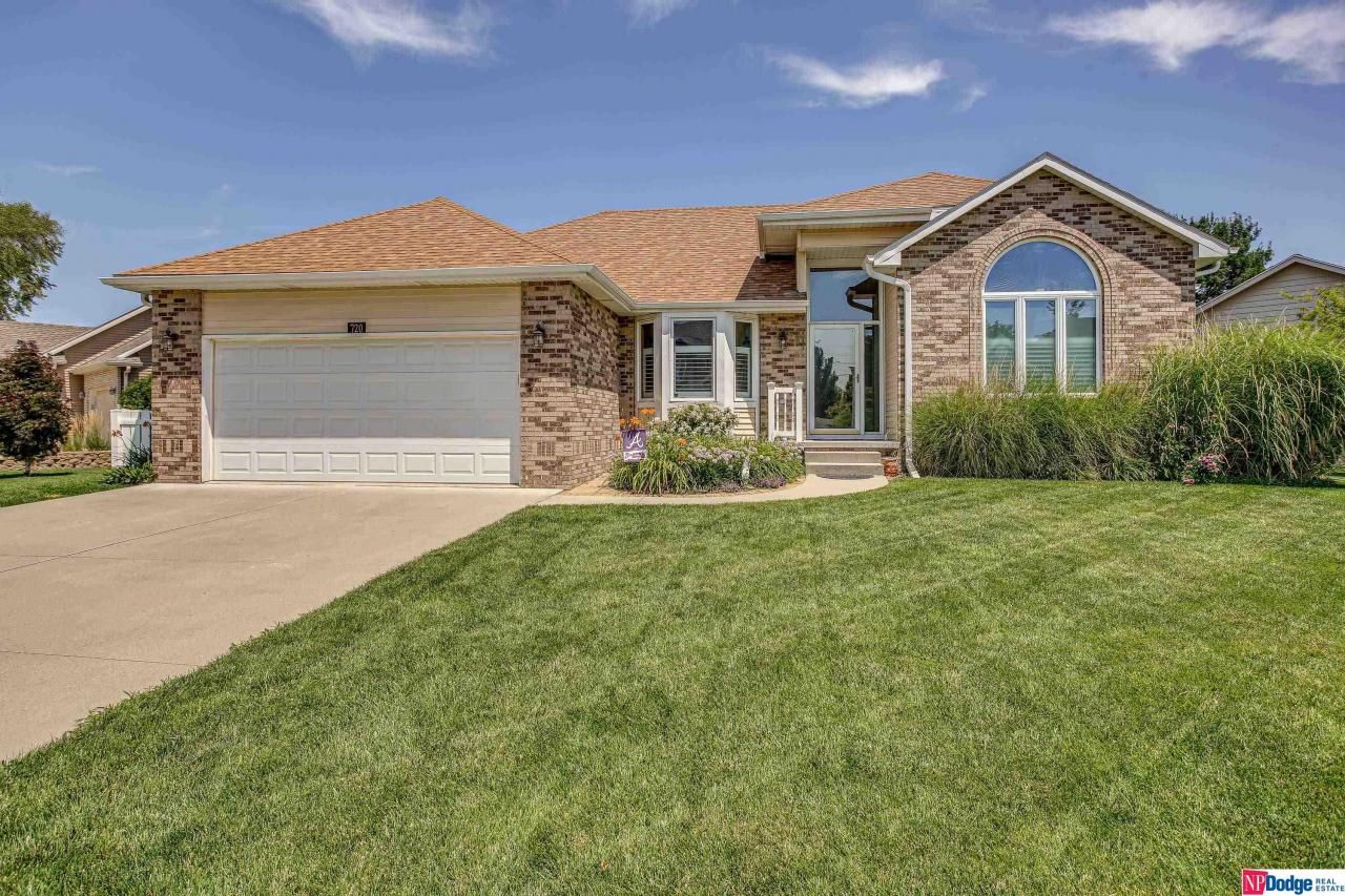 720 Day Drive, Fremont, NE 68025