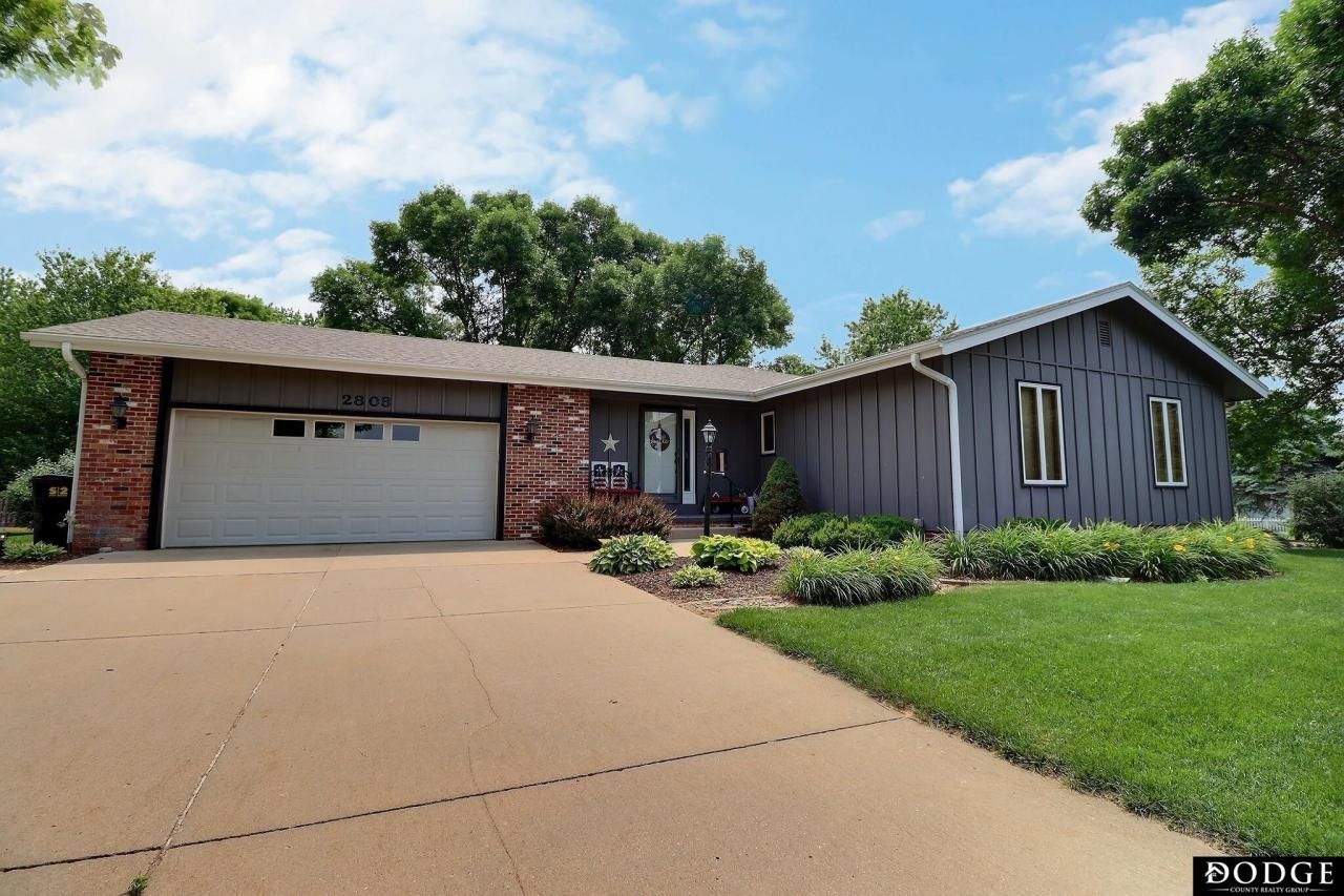 2808 Susan Street, Fremont, NE 68025