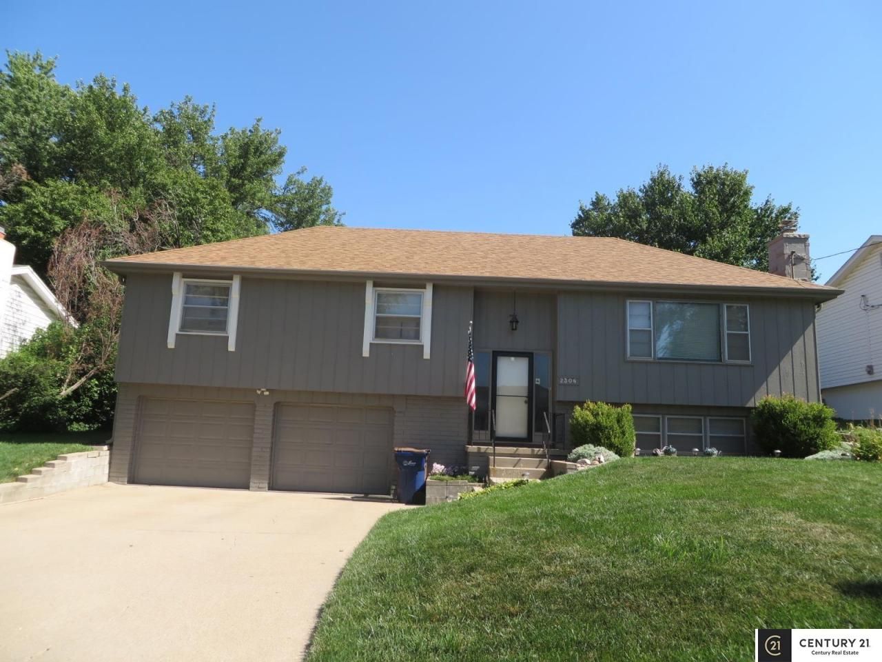 2306 Lloyd Street, Bellevue, NE 68005