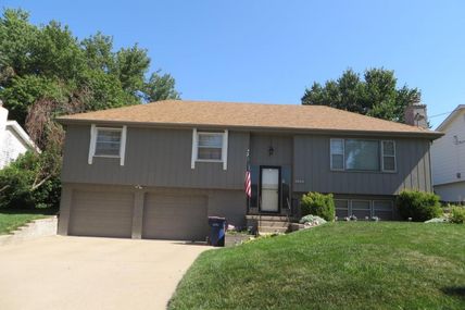 2306 Lloyd Street, Bellevue, NE 68005