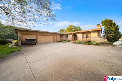 1950 Big Island Road, Fremont, NE 68025