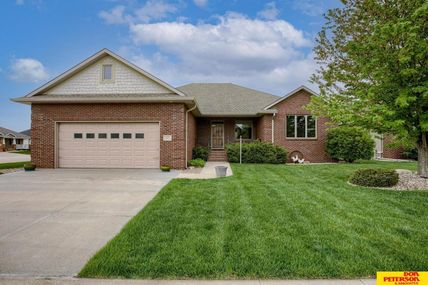 3241 Applewood Drive, Fremont, NE 68025