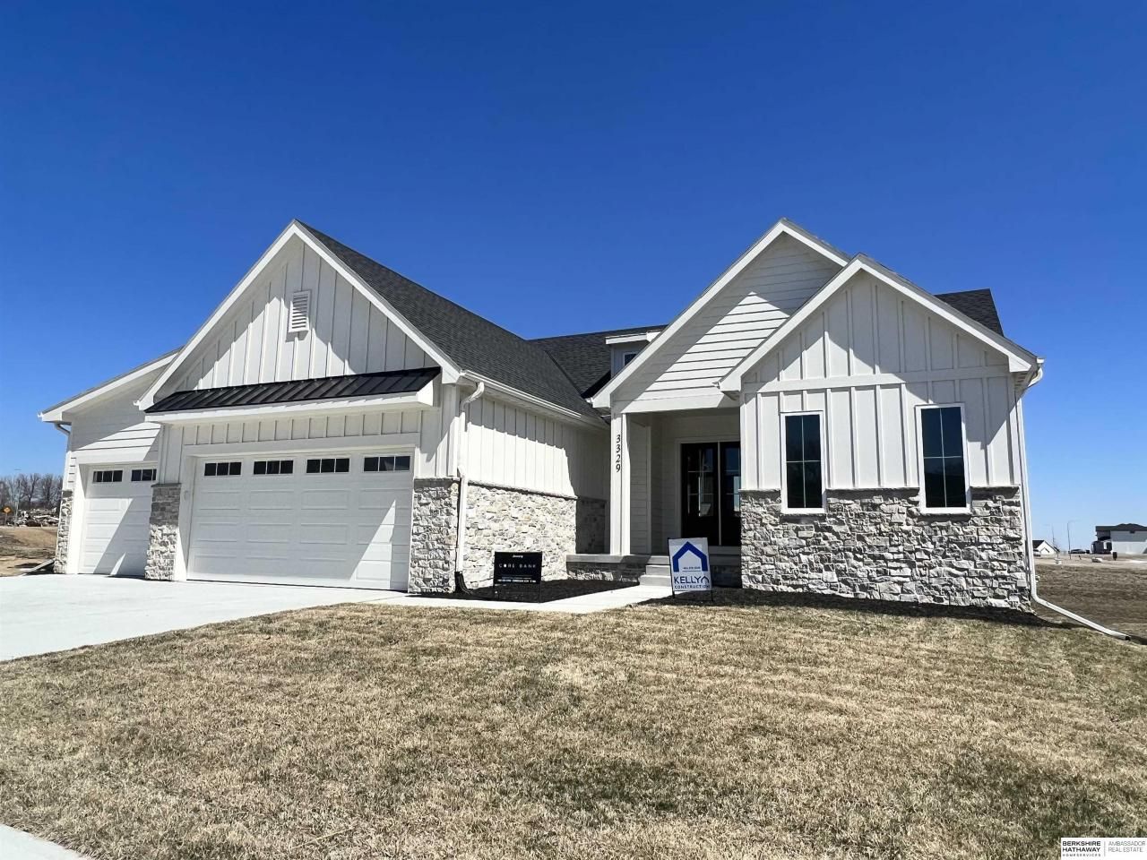 3329 S 212 Avenue, Elkhorn, NE 68022
