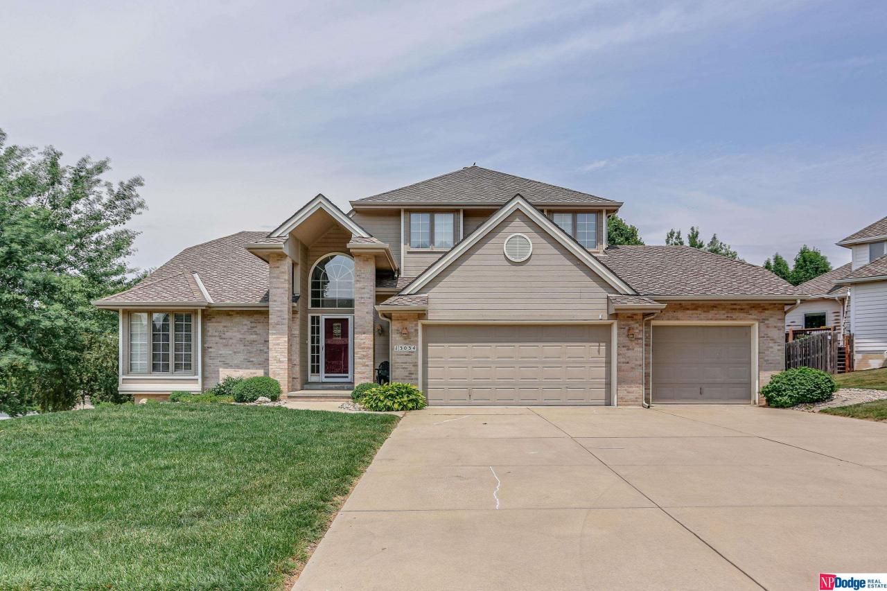 13034 Binney Street, Omaha, NE 68164