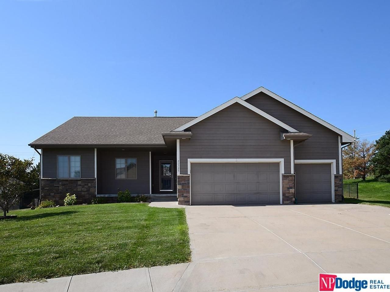20225 Oak Street, Gretna, NE 68028