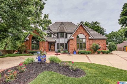 16577 Nina Circle, Omaha, NE 68130