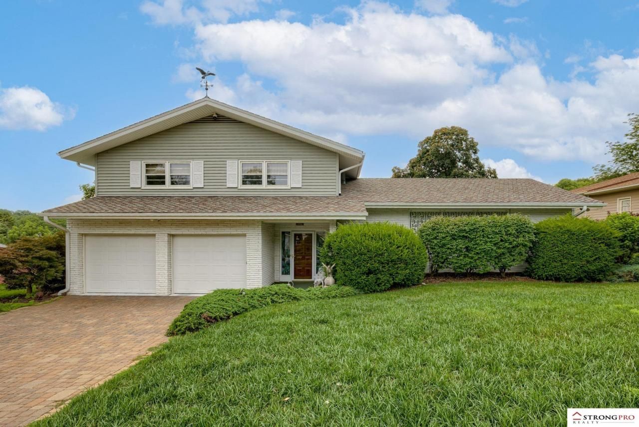 68 Bellevue Drive, Council Bluffs, IA 51503