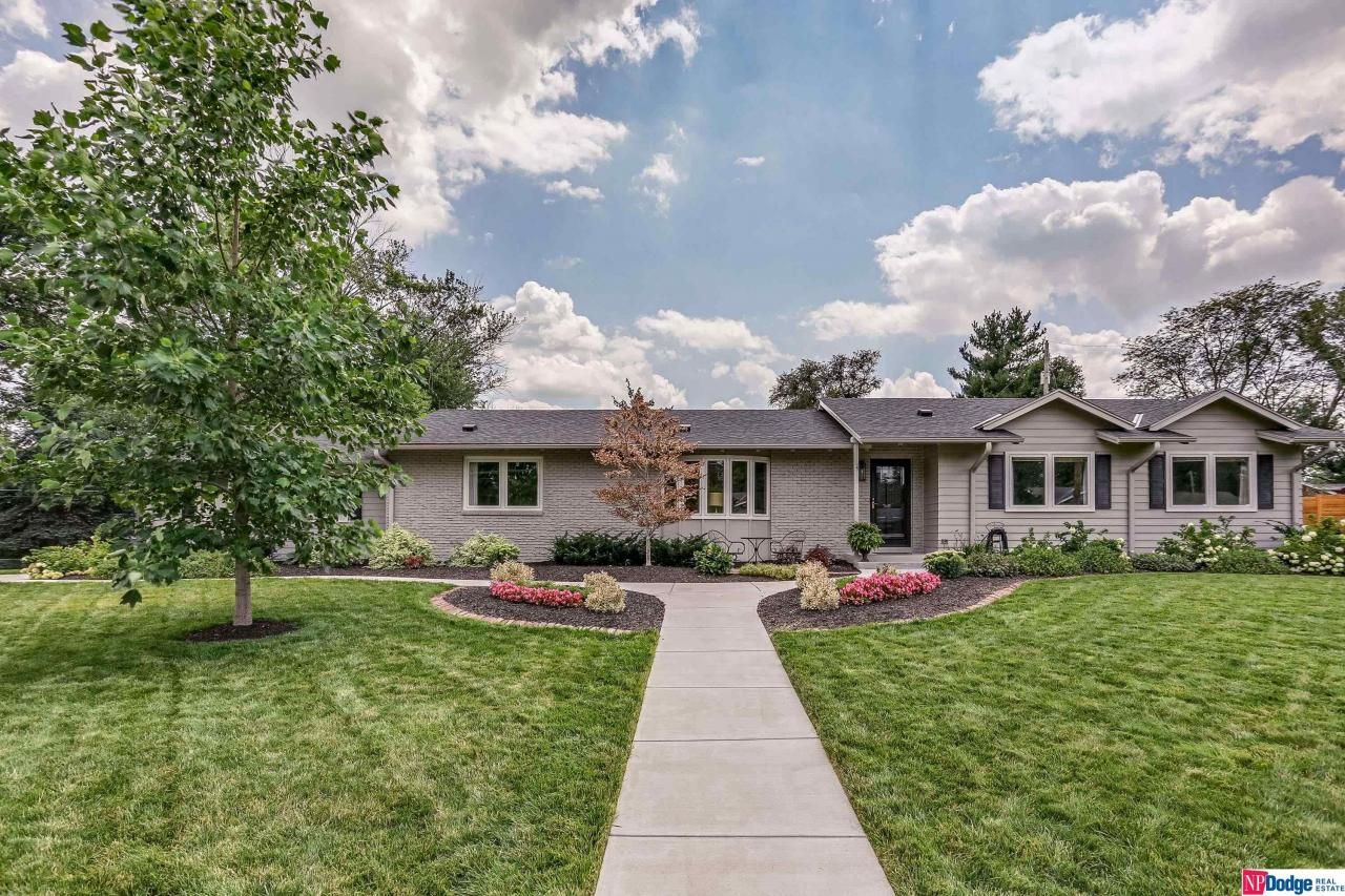 10805 Frances Street, Omaha, NE 68144