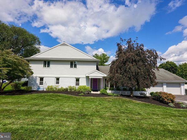 145 S STRATHCONA DRIVE, YORK, PA 17403