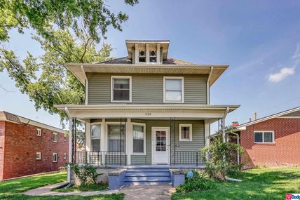 136 N 40 Street, Omaha, NE 68131