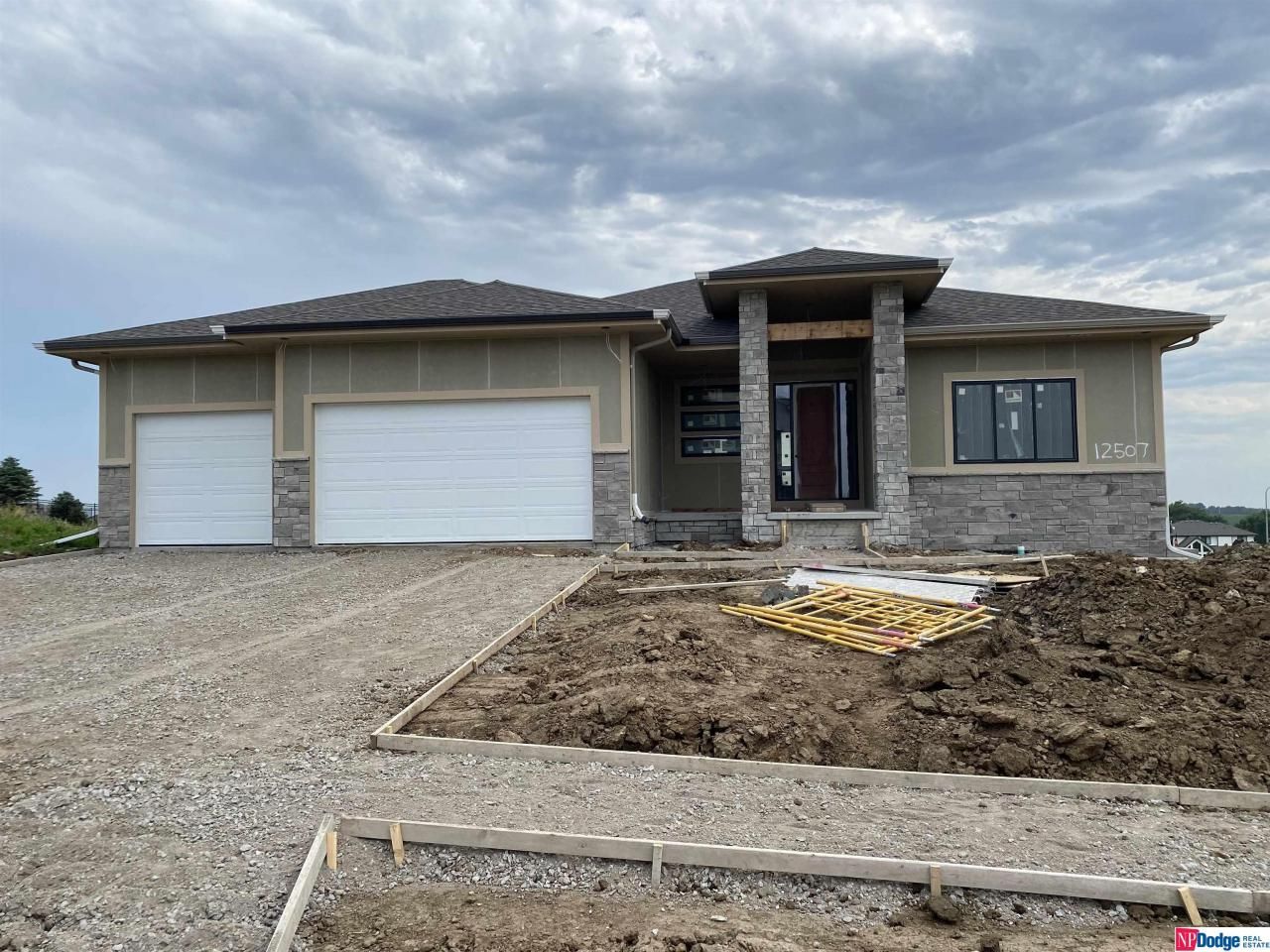 12507 Carpenter Street, Papillion, NE 68046