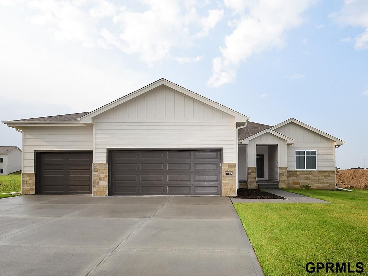 21139 Jessie Avenue, Elkhorn, NE 68022