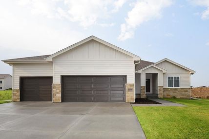 21139 Jessie Avenue, Elkhorn, NE 68022