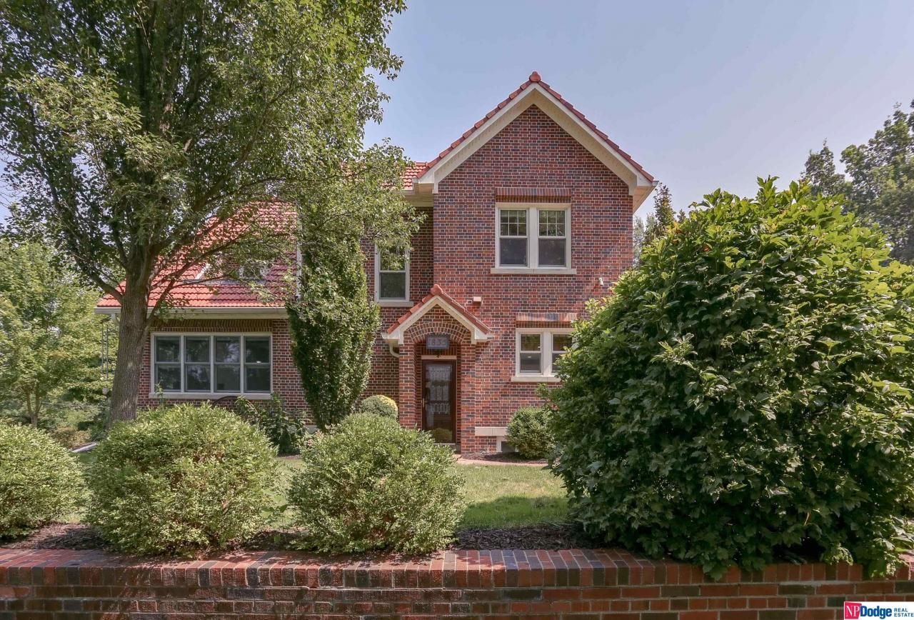 1835 N 53rd Street, Omaha, NE 68104