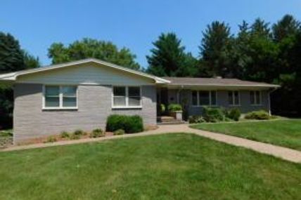 4 MAYRIDGE Drive, SHENANDOAH, IA 51601