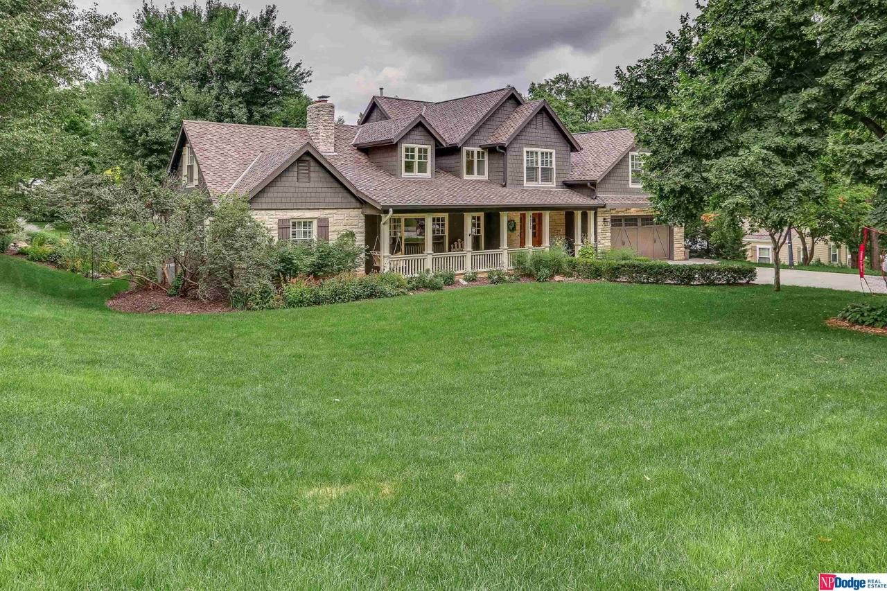 8010 Leavenworth Street, Omaha, NE 68114