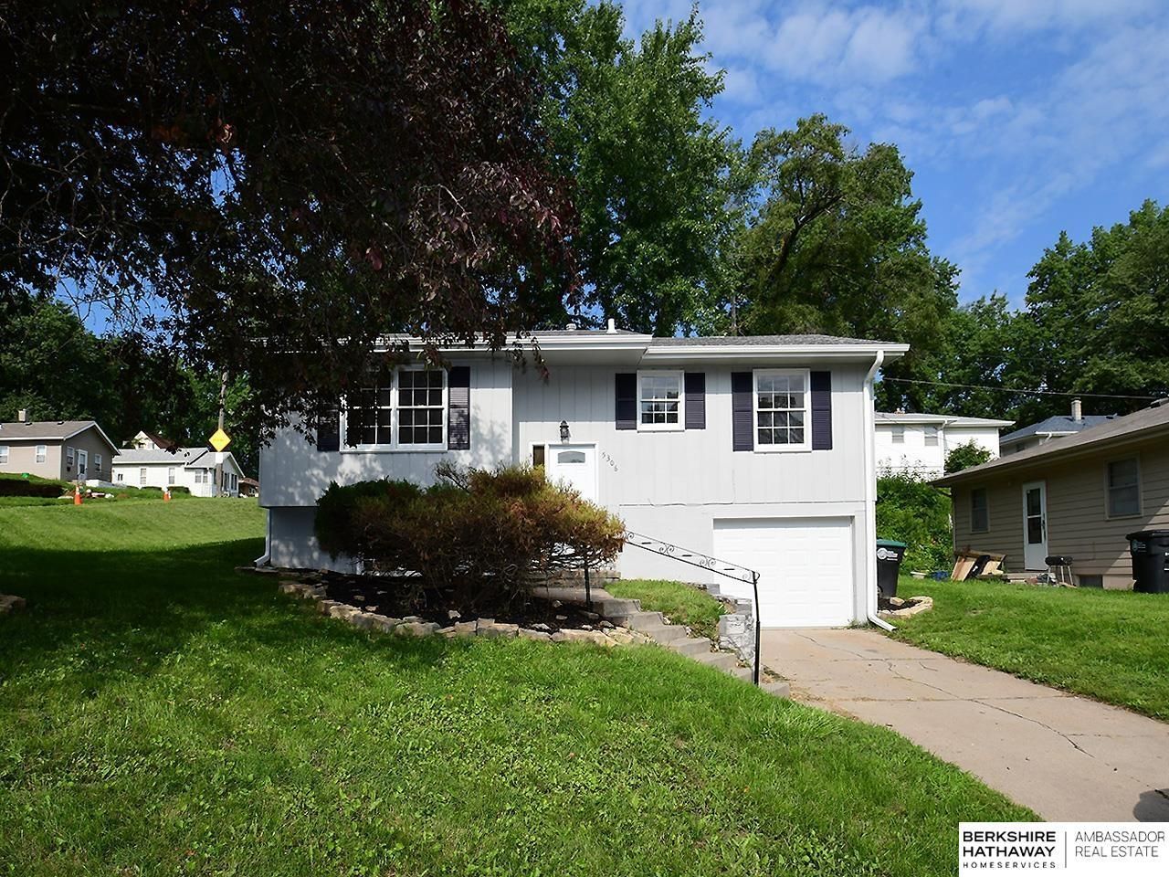 5306 N 46 Street, Omaha, NE 68104
