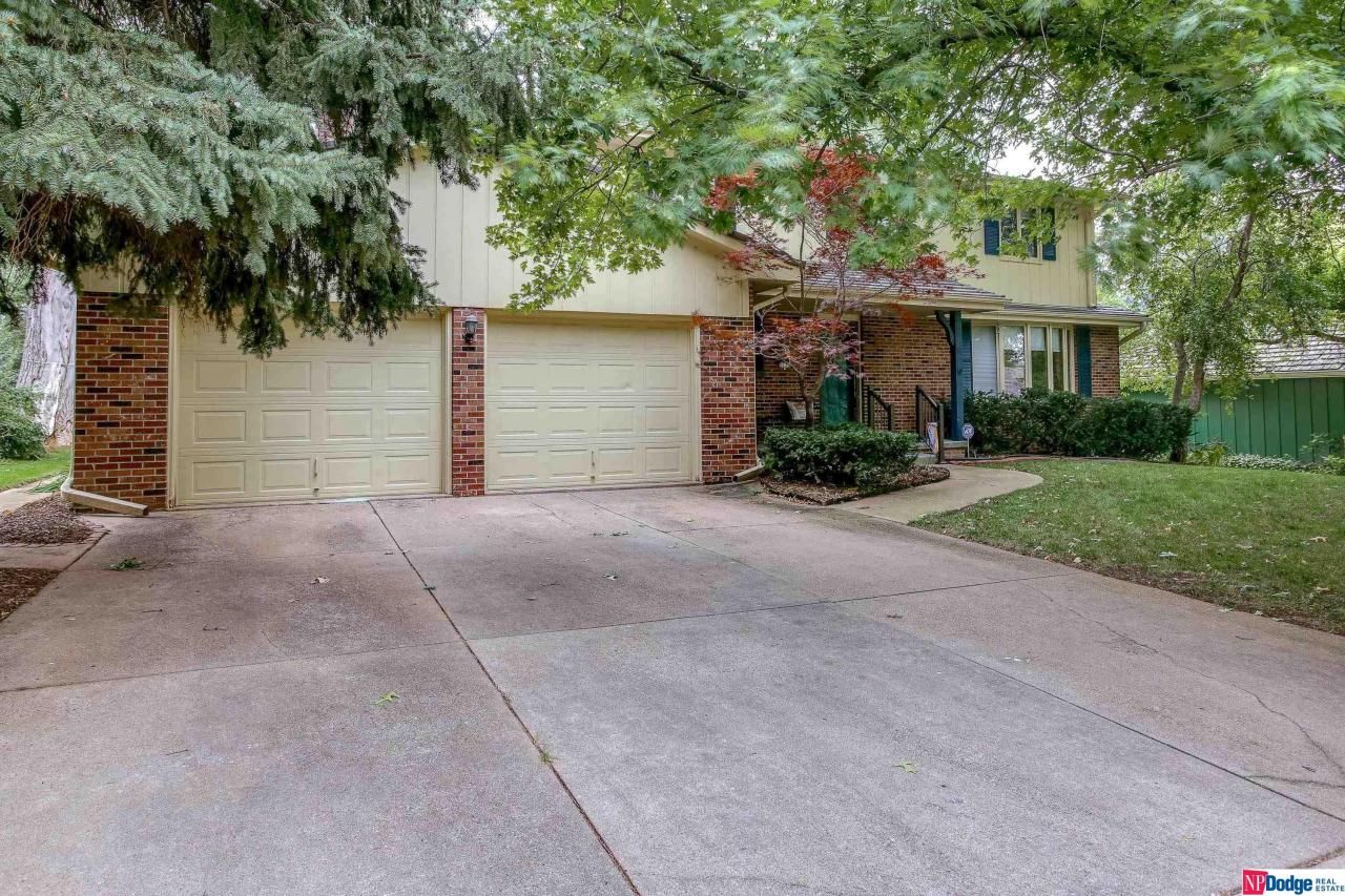 2115 N 103 Street, Omaha, NE 68134