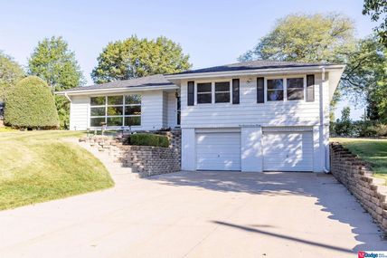 10720 Poppleton Avenue, Omaha, NE 68124