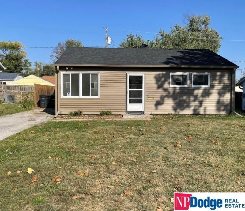 3239 S 40 Street S, Omaha, NE 68105