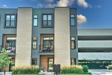 2200 S 64 Avenue, Omaha, NE 68106