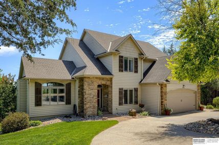 1656 Uphill Road, Yutan, NE 68073