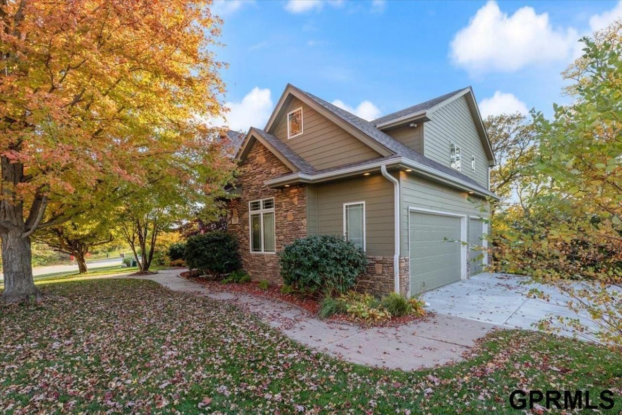 102 Parkwild Drive, Council Bluffs, IA 51503