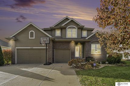 5520 N 162 Street, Omaha, NE 68116