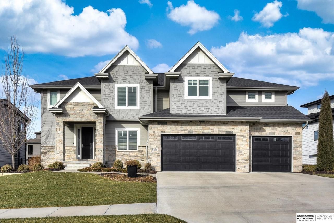 2334 S 219th Street, Elkhorn, NE 68022