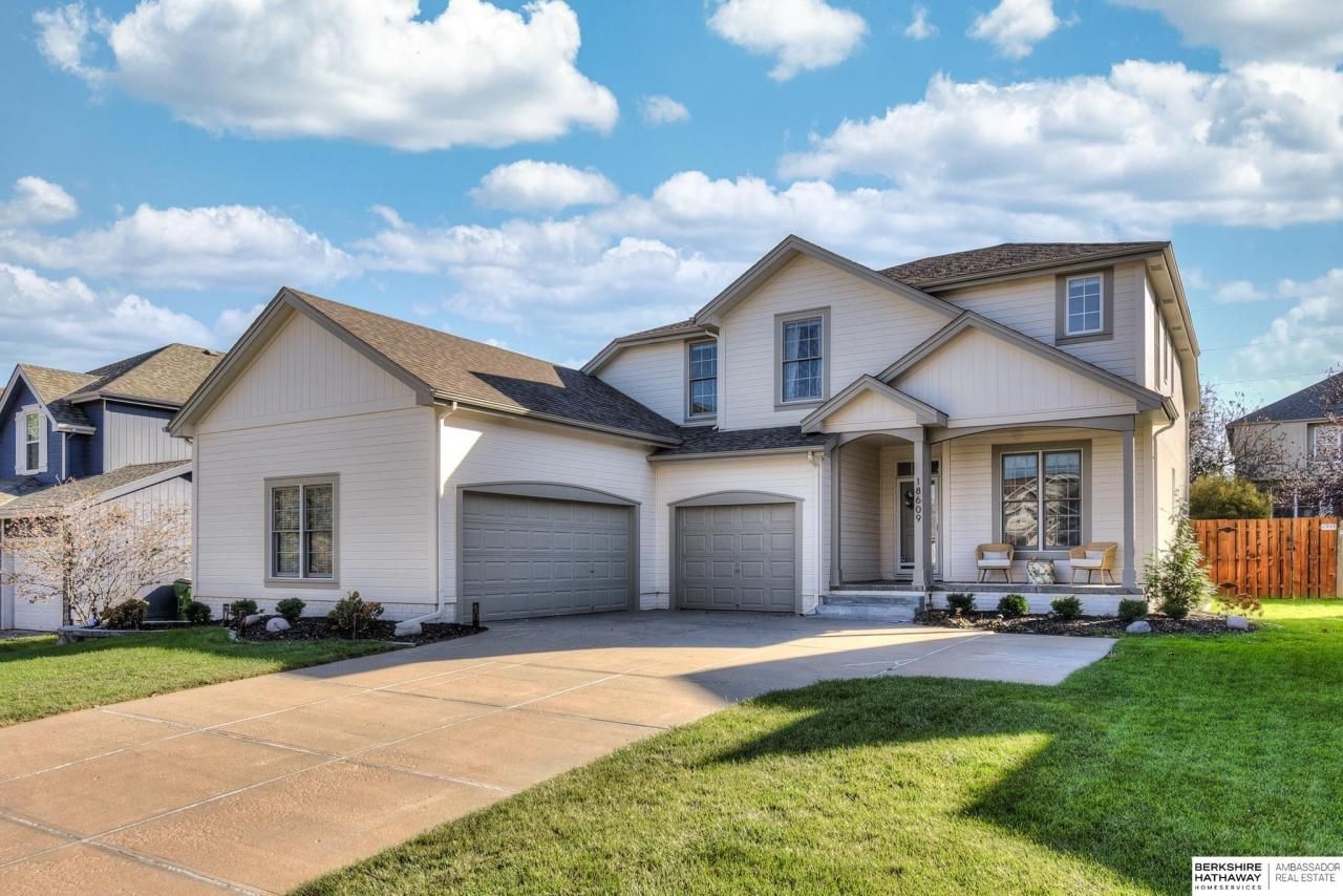 18609 Mayberry Street, Omaha, NE 68022