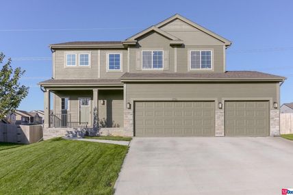 11752 S 112th Street, Papillion, NE 68046
