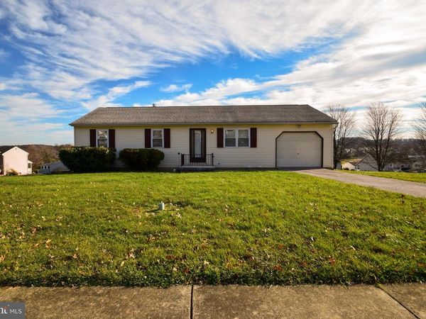 217 LARTRY DRIVE, RED LION, PA 17356