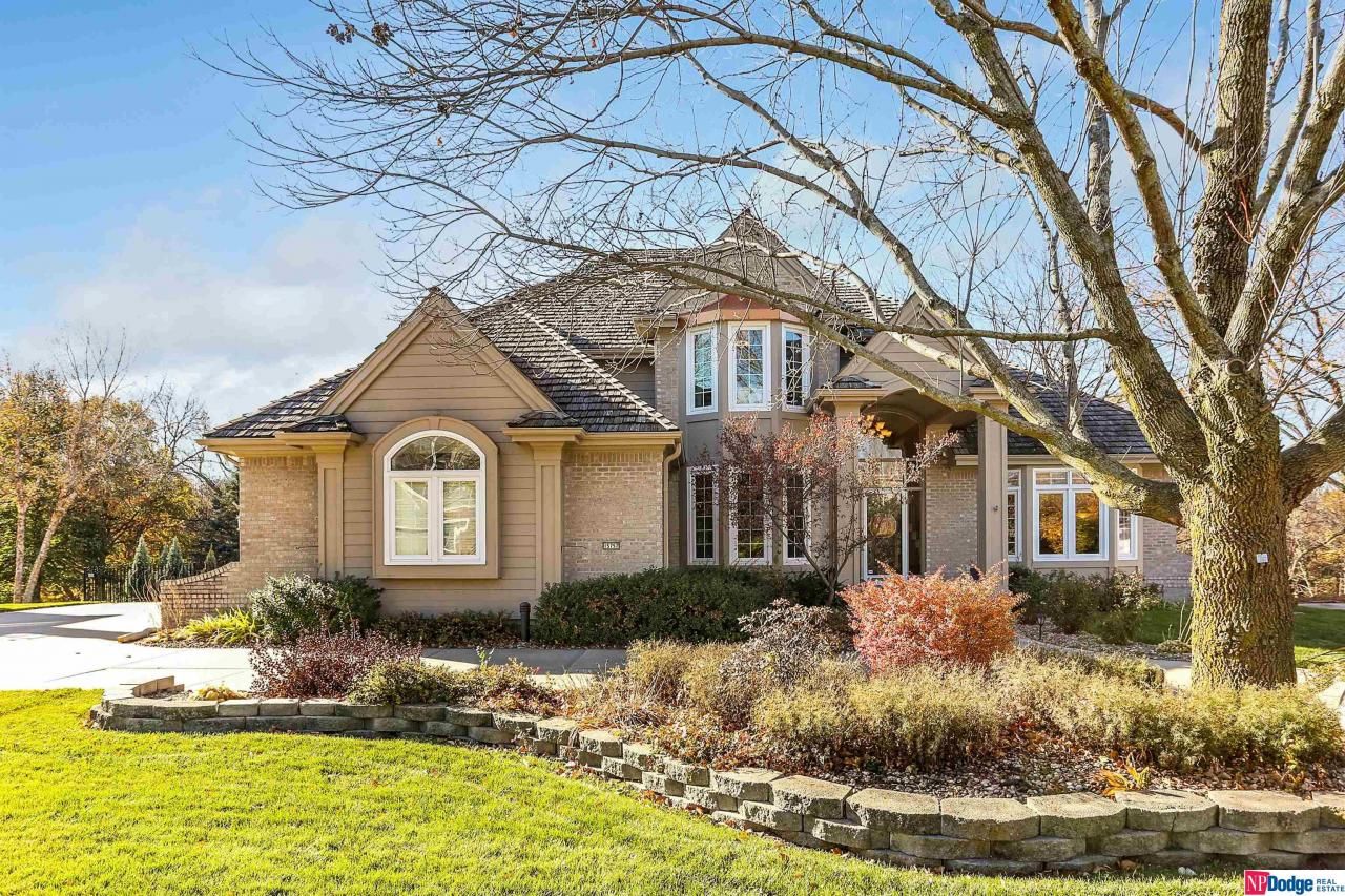15757 Burdette Street, Omaha, NE 68116