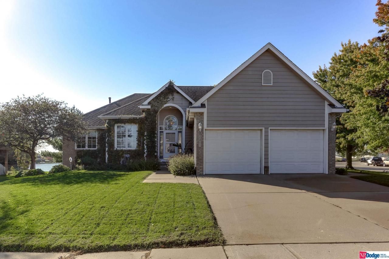 2201 Deerfield Avenue, Fremont, NE 68025