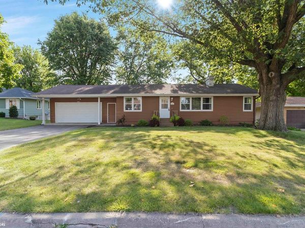 2402 Dehn Street, Burlington, IA 52601