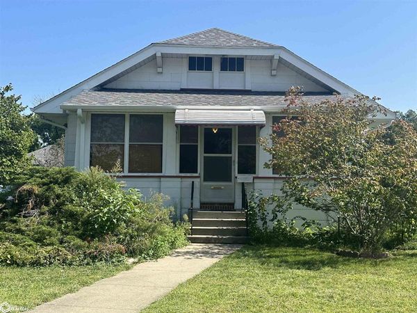2102 Summer Street, Burlington, IA 52601