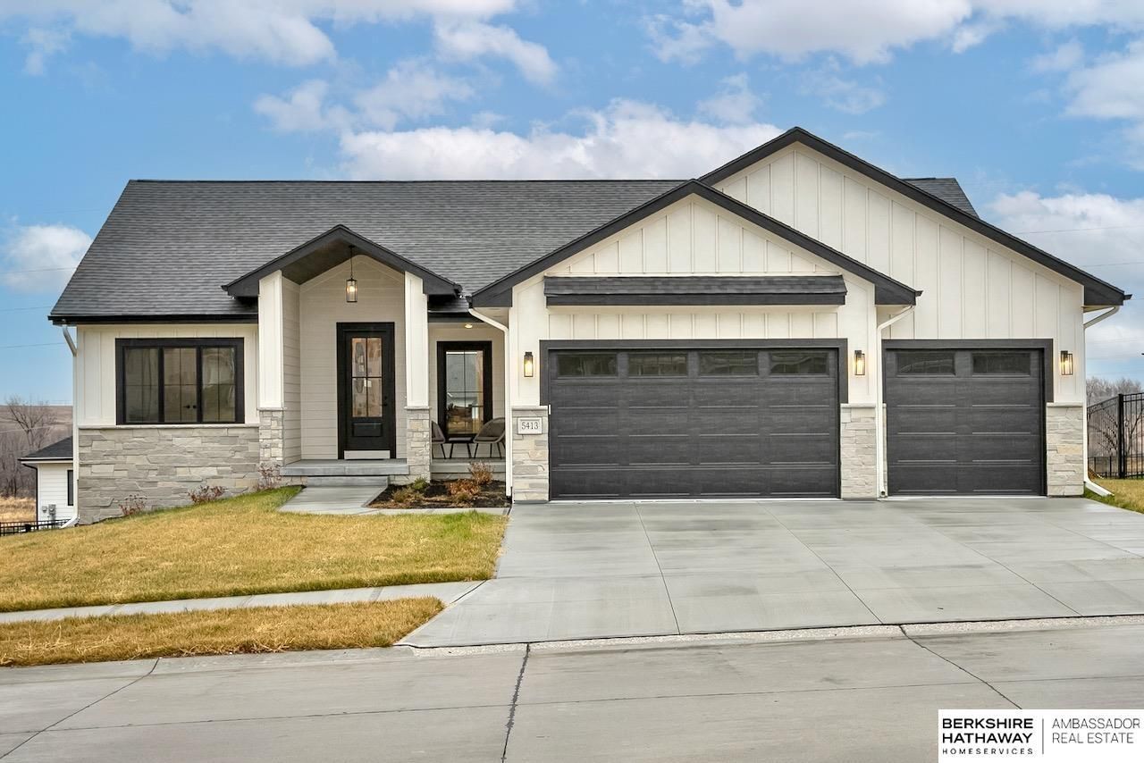 5413 N 206 Street, Elkhorn, NE 68022