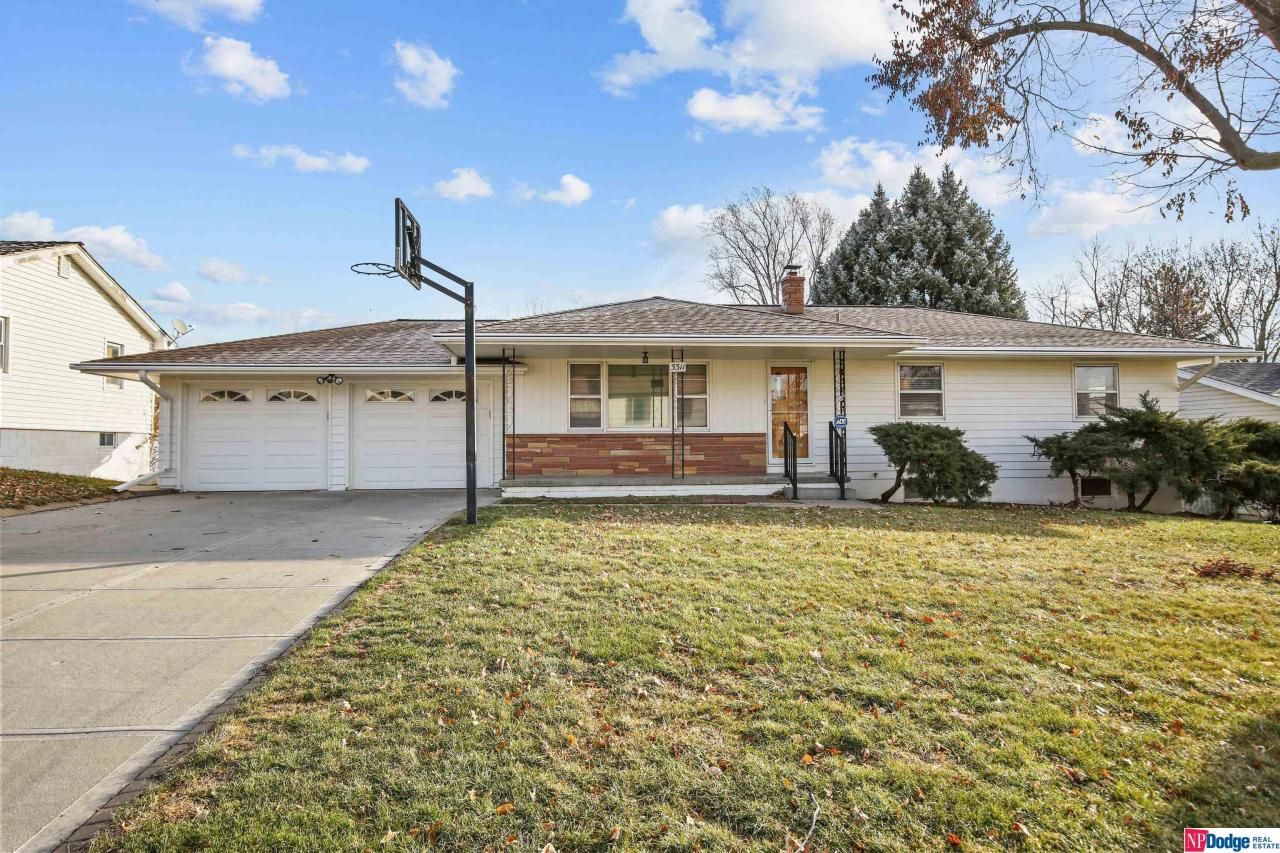 3311 N 206 Street, Elkhorn, NE 68022