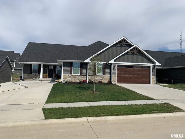 7235 Genesis Way, Bettendorf, IA 52722