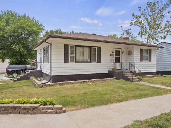 409 W 5TH ST, Muscatine, IA 52761