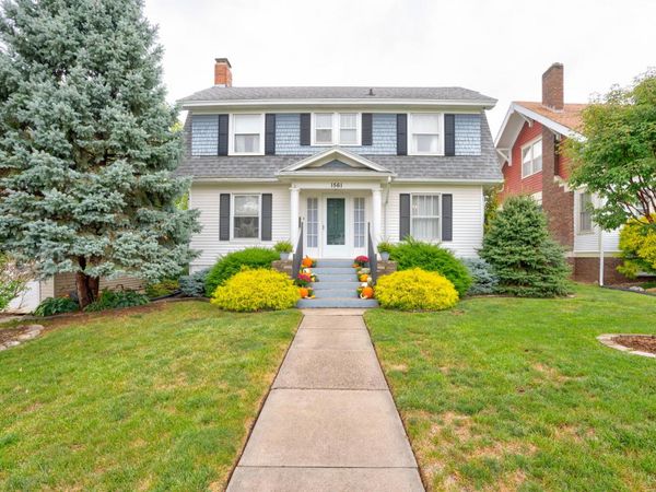 1561 WASHINGTON ST, Muscatine, IA 52761