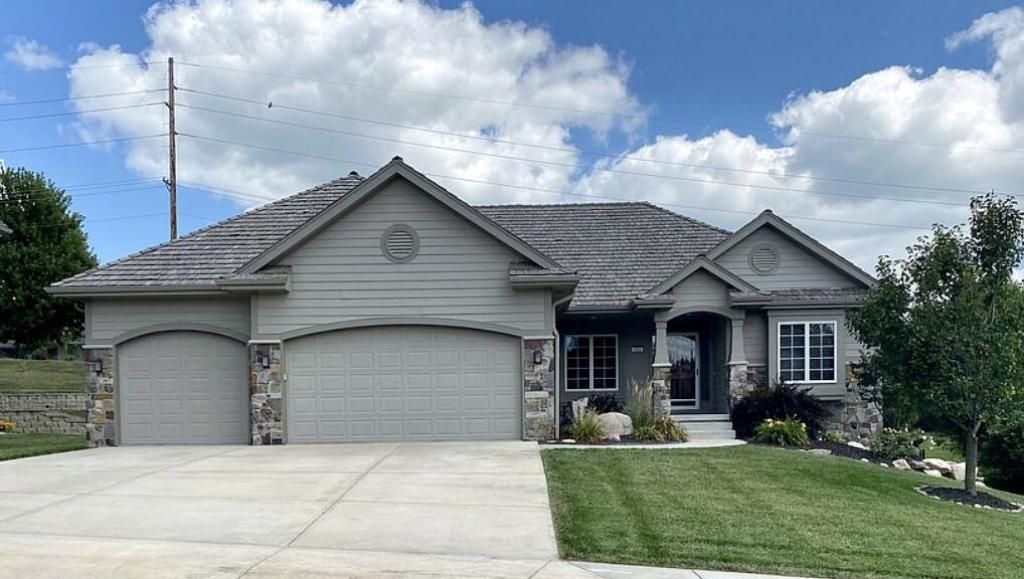 1511 CHESTNUT Drive, COUNCIL BLUFFS, IA 51503