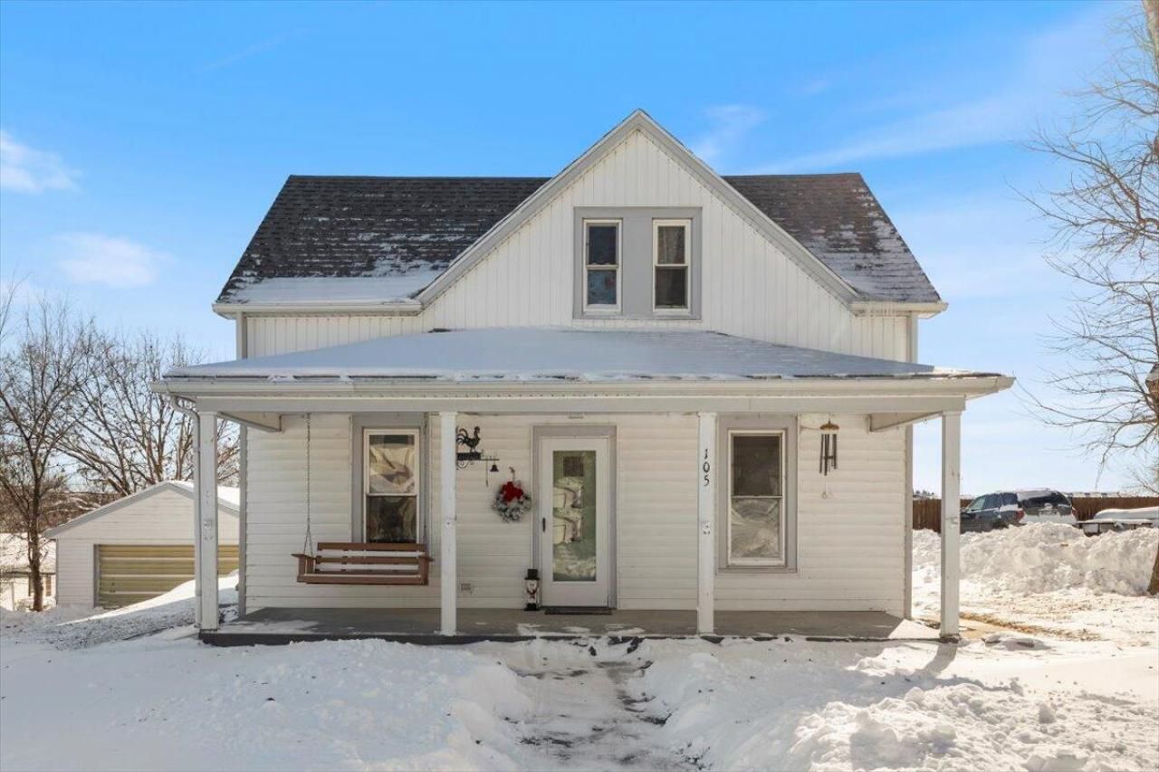 105 PEARL Street, NEOLA, IA 51559
