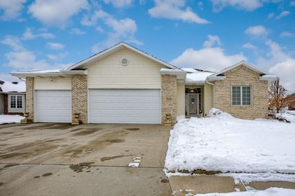 112 W GARWIN Circle, COUNCIL BLUFFS, IA 51503