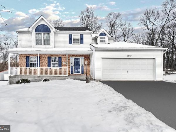 115 HERSHEY CIRCLE, STEWARTSTOWN, PA 17363