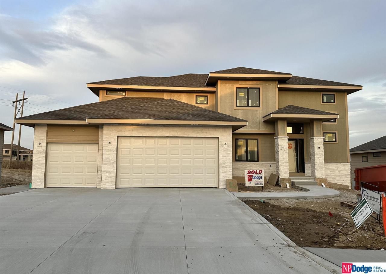 4415 N 189 Street, Elkhorn, NE 68022