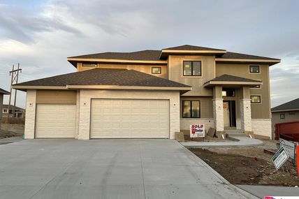 4415 N 189 Street, Elkhorn, NE 68022