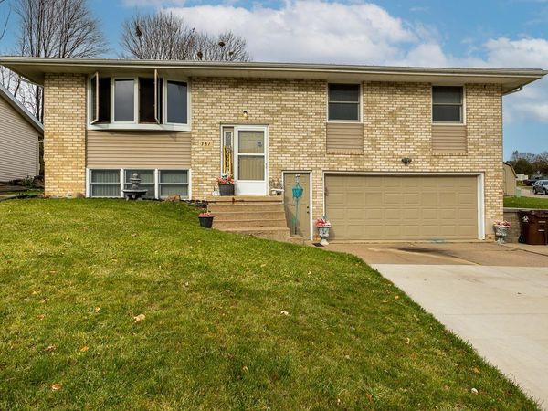 781 Summer Drive, Dubuque, IA 52002