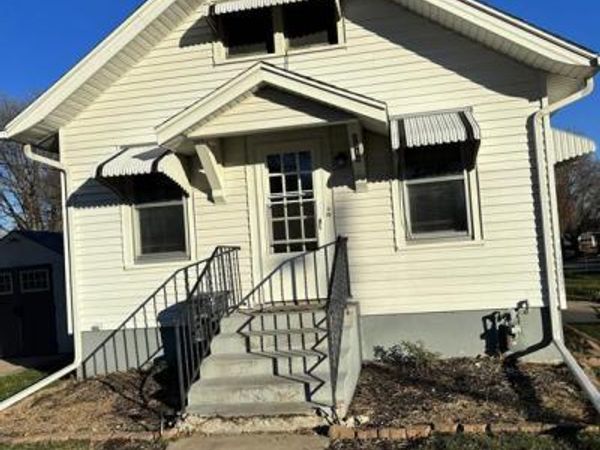 1714 S 8, Burlington, IA 52601